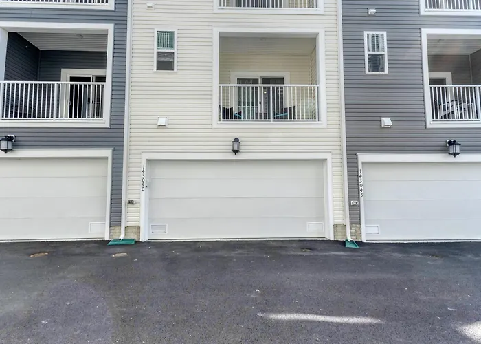 5-star Family Escape - Pool, Garage & Prime Location - Sleeps 10