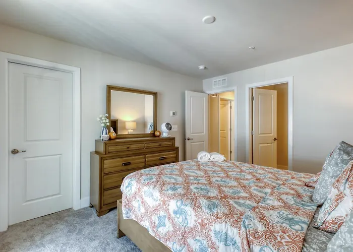 5-star Family Escape - Pool, Garage & Prime Location - Sleeps 10 *