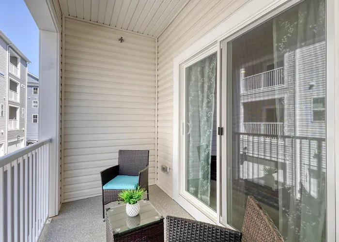 5-star Family Escape - Pool, Garage & Prime Location - Sleeps 10 Holiday home *