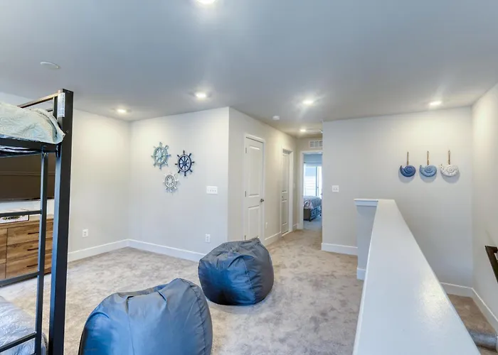 5-star Family Escape - Pool, Garage & Prime Location - Sleeps 10 Ocean City