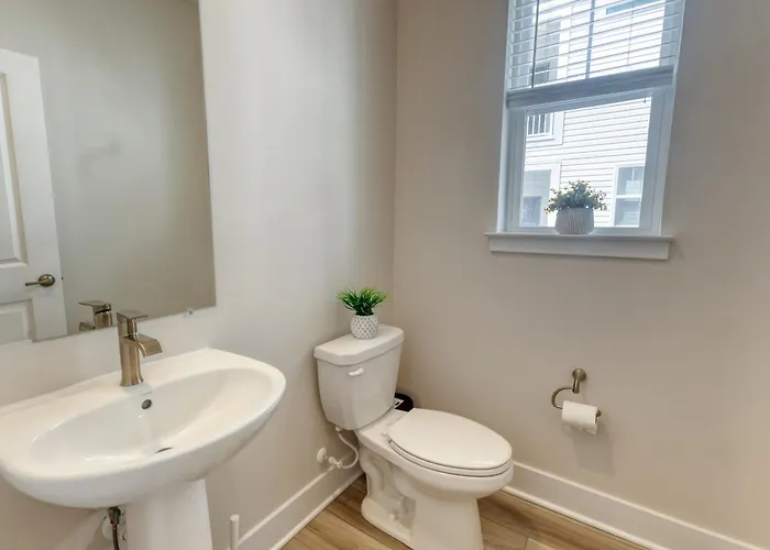 5-star Family Escape - Pool, Garage & Prime Location - Sleeps 10 Ocean City