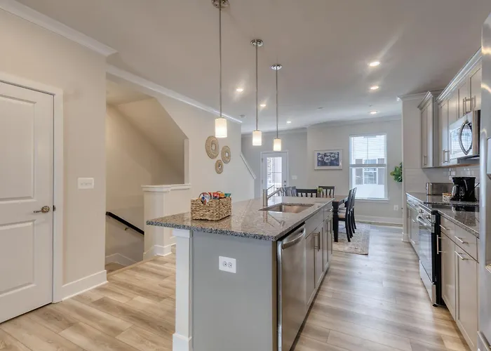 5-star Family Escape - Pool, Garage & Prime Location - Sleeps 10 Ocean City